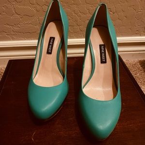 Nine West heels, barley worn